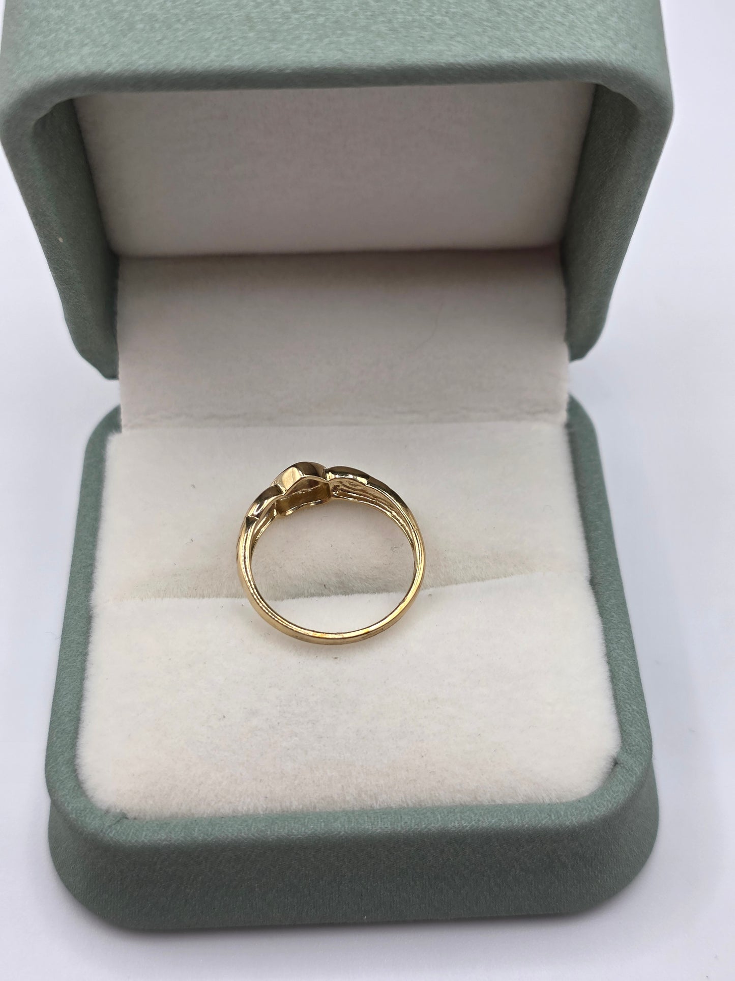 9ct gold heart signet ring