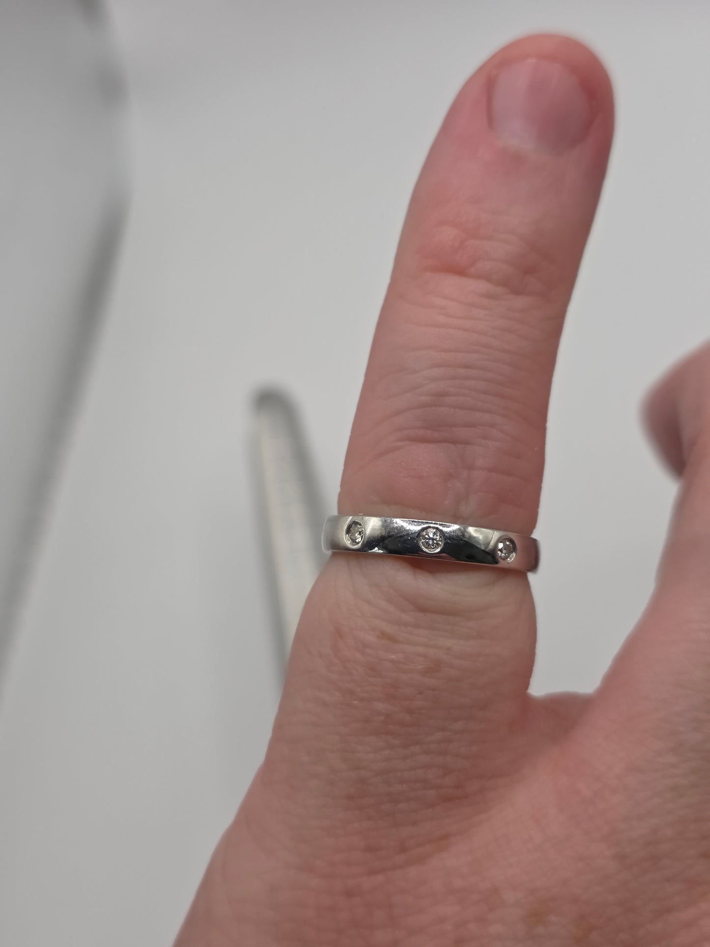 9ct white gold diamond ring