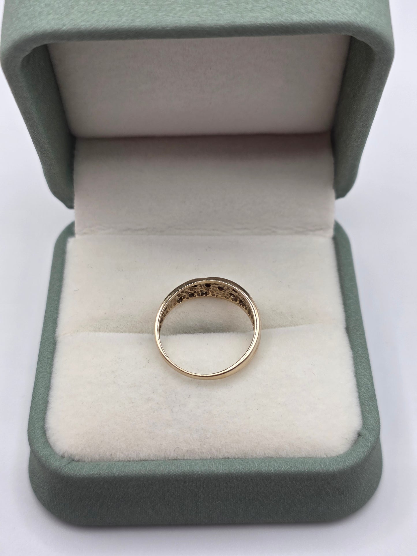 9ct gold diamond ring