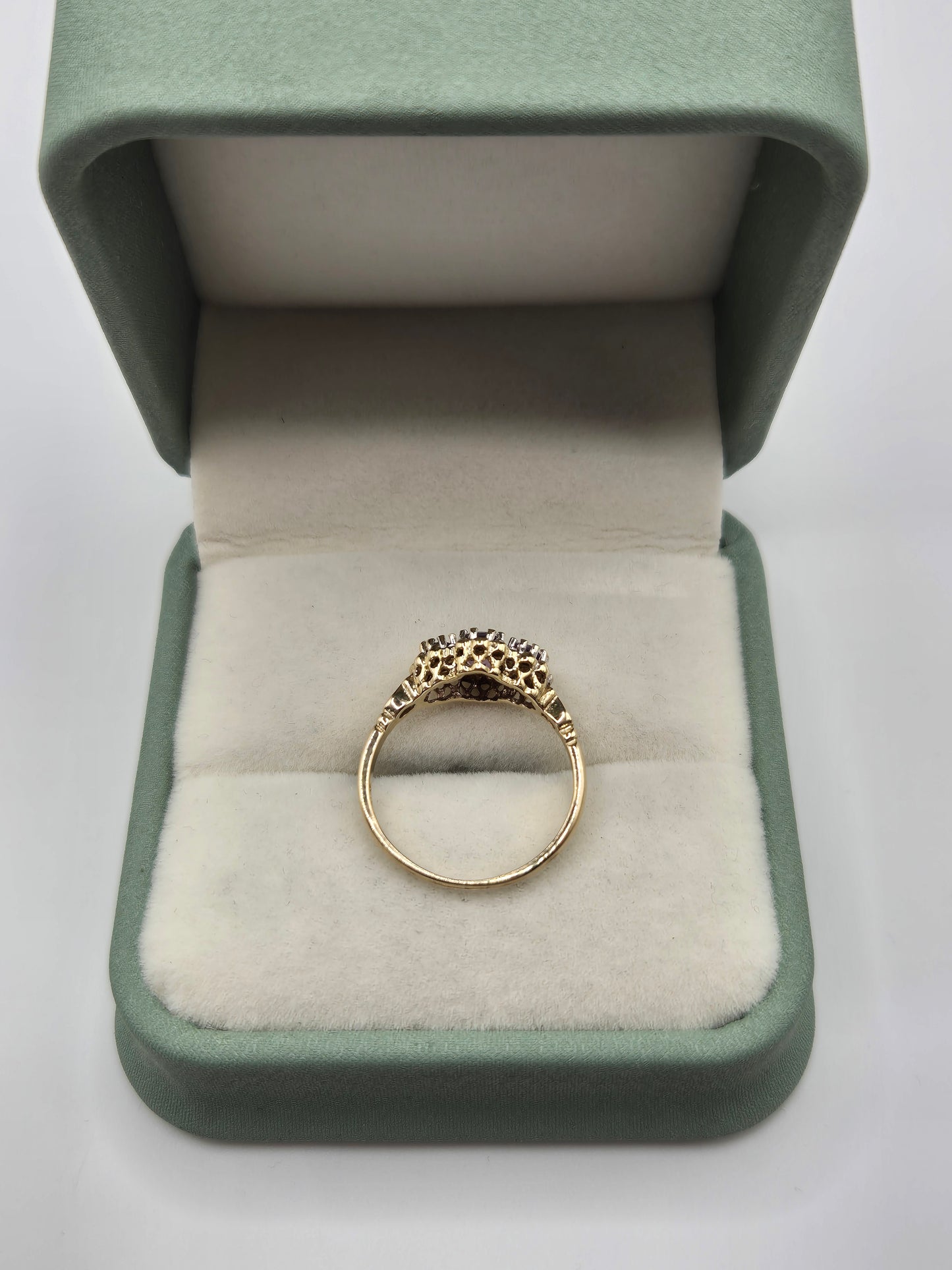 9ct gold amethyst and diamond ring