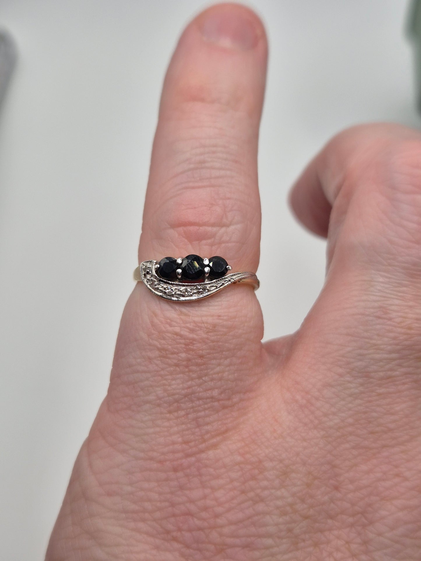 9ct gold sapphire and diamond ring