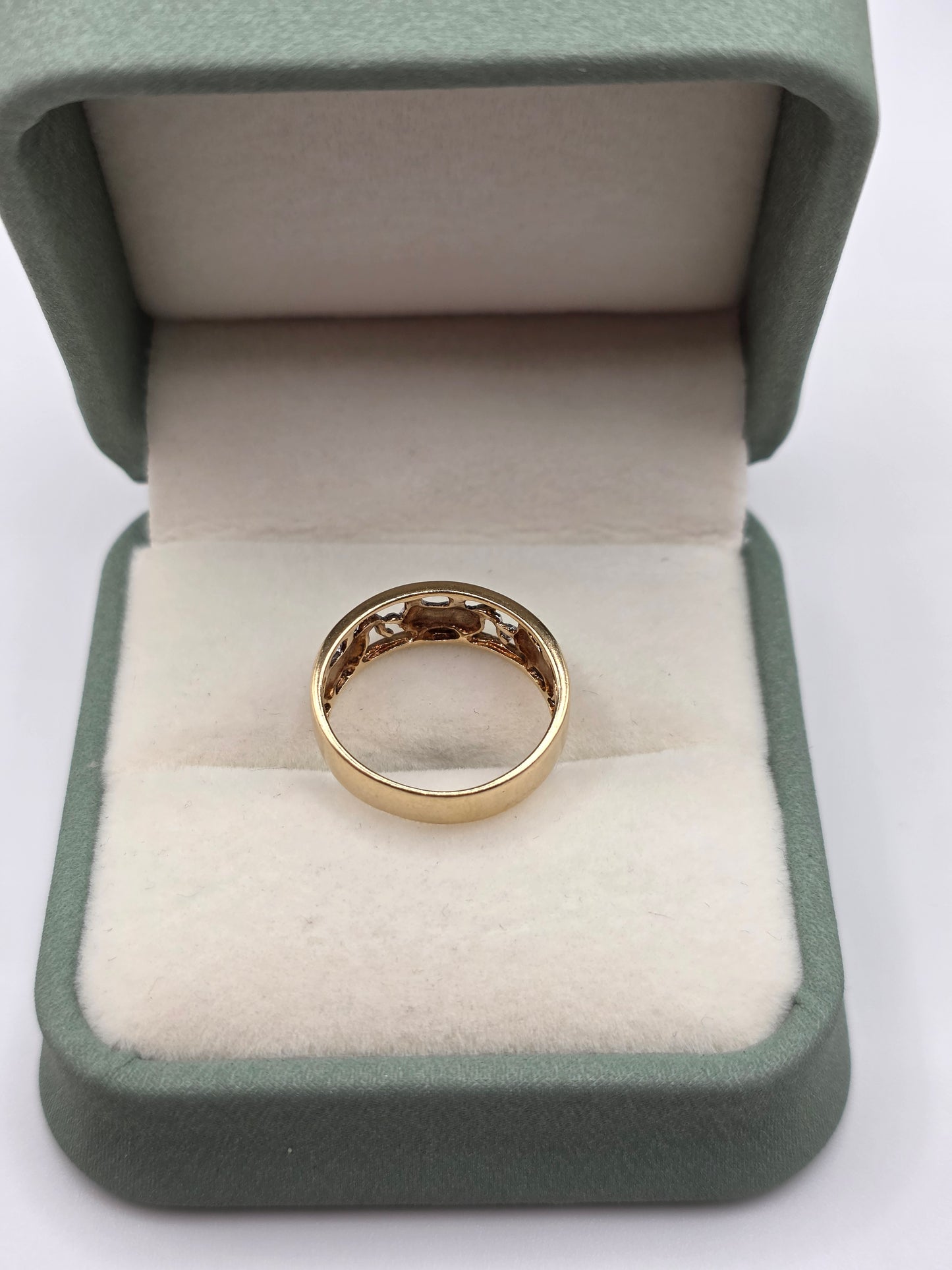 9ct gold elephant ring