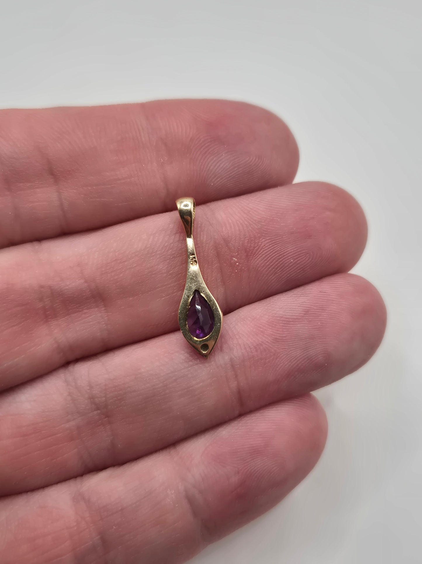 9ct gold amethyst and diamond pendant