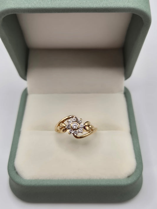 9ct gold floral cz ring
