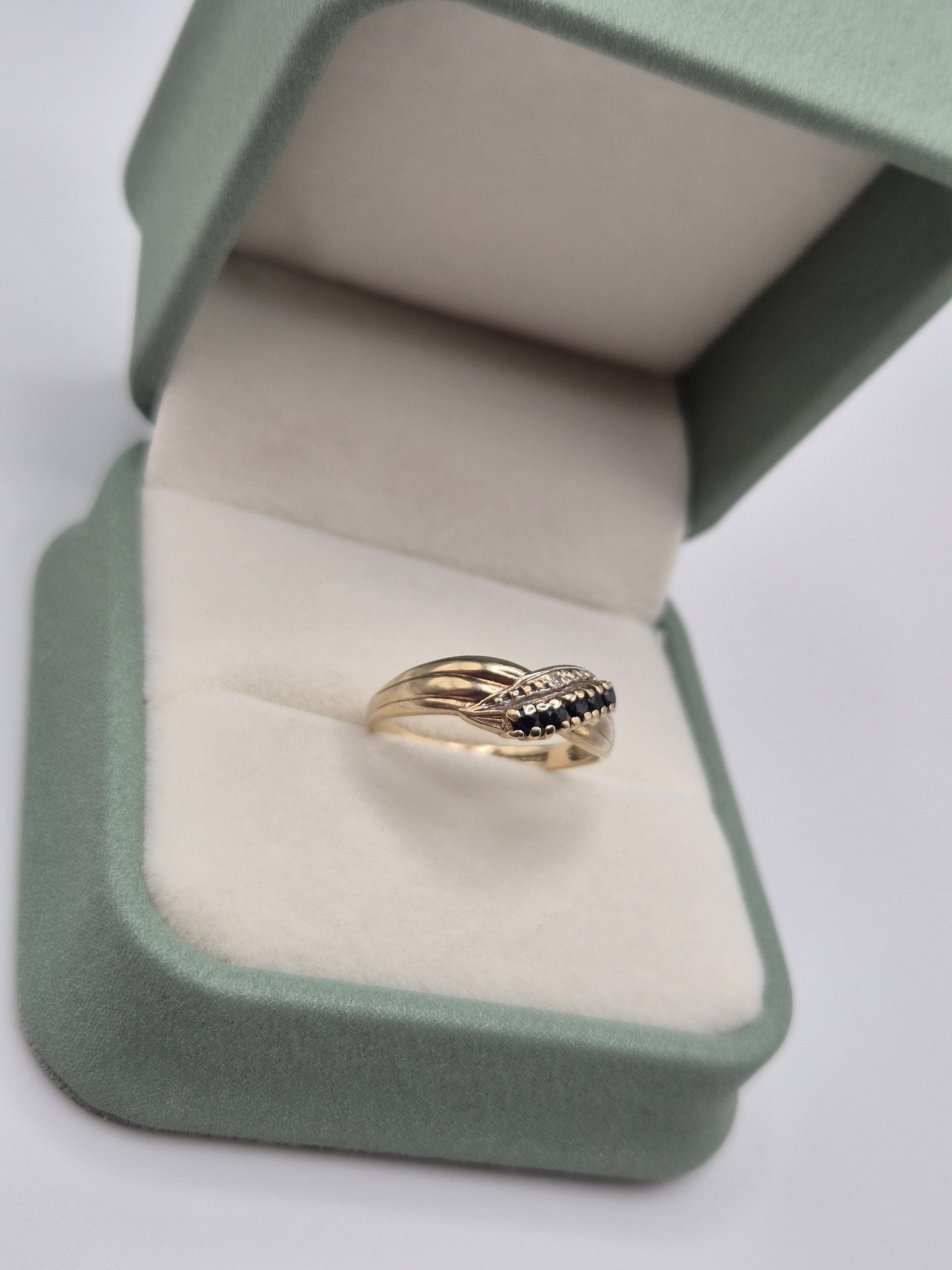 9ct gold sapphire and diamond ring