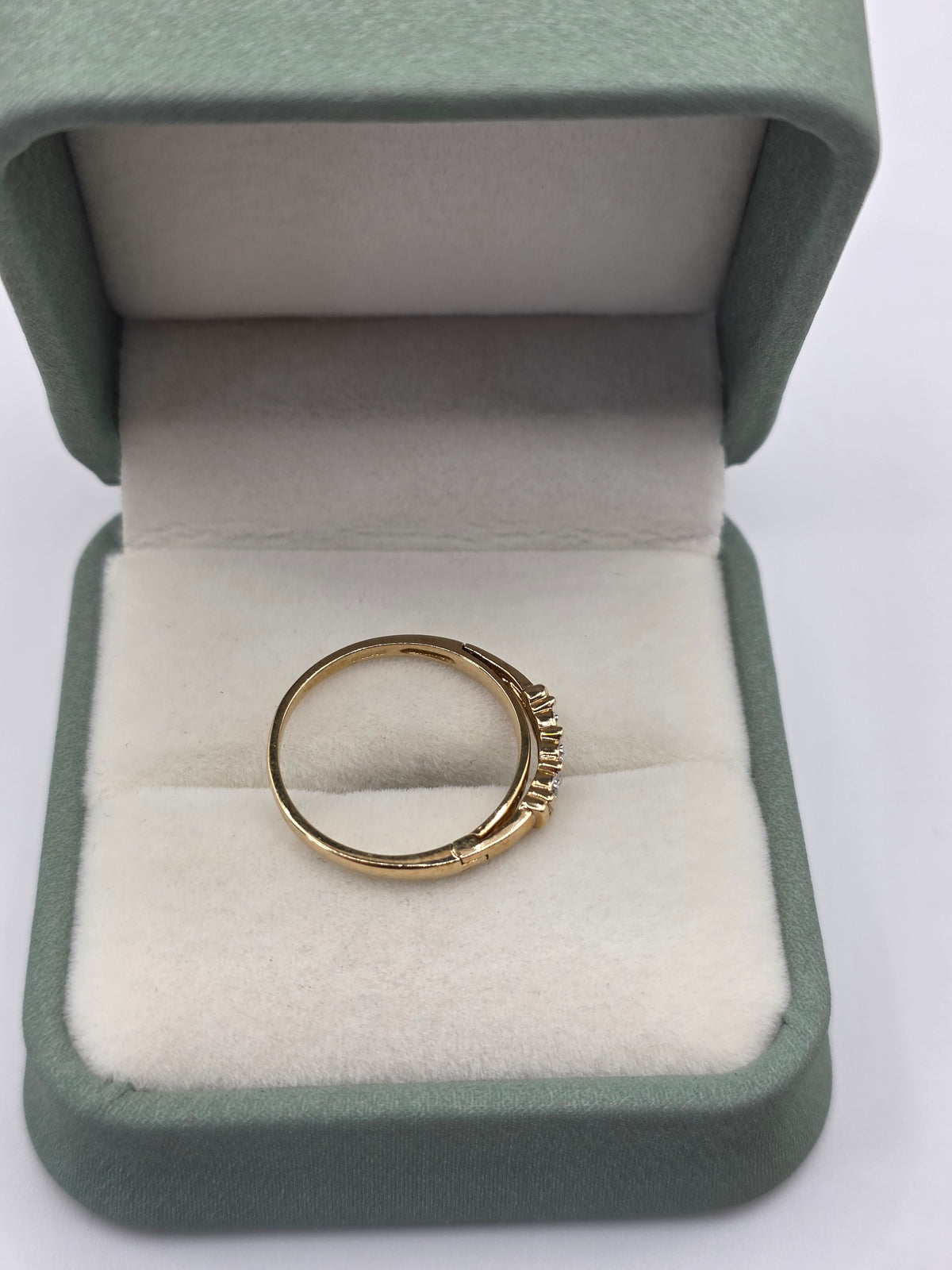 9ct gold "forever love" diamond ring