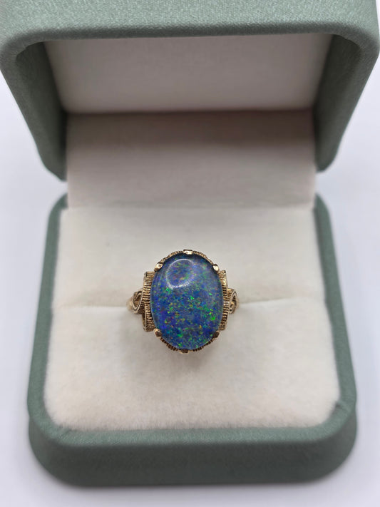 Vintage 9ct gold opal triplet ring