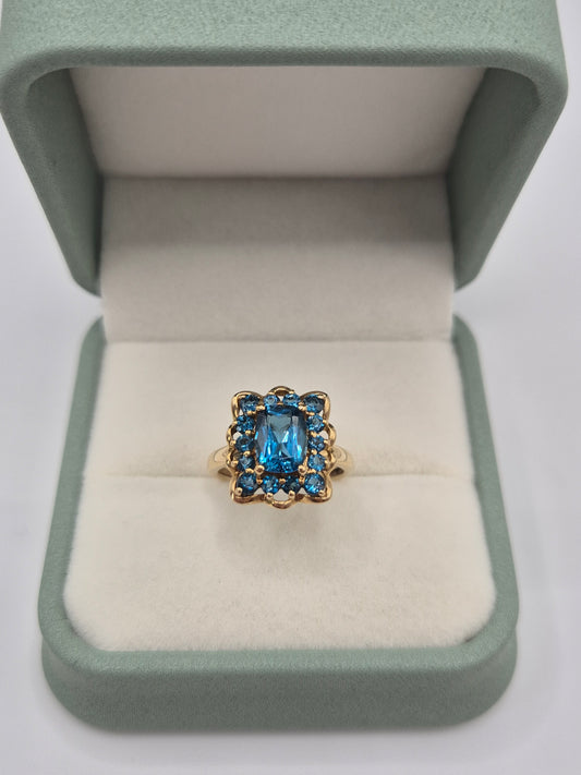 9ct gold blue topaz ring