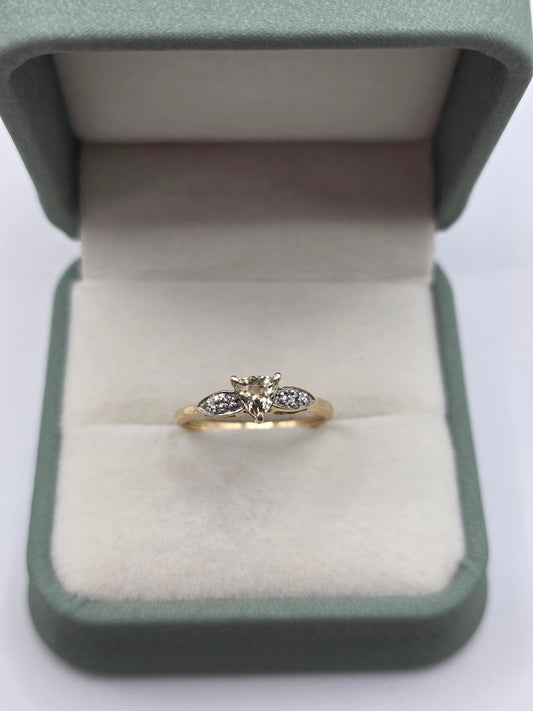 9ct gold quartz and diamond ring