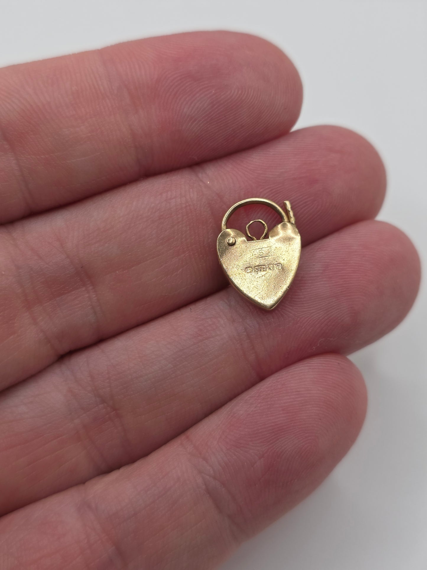 9ct gold padlock 50