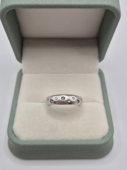 Heavy 9ct white gold tanzanite ring
