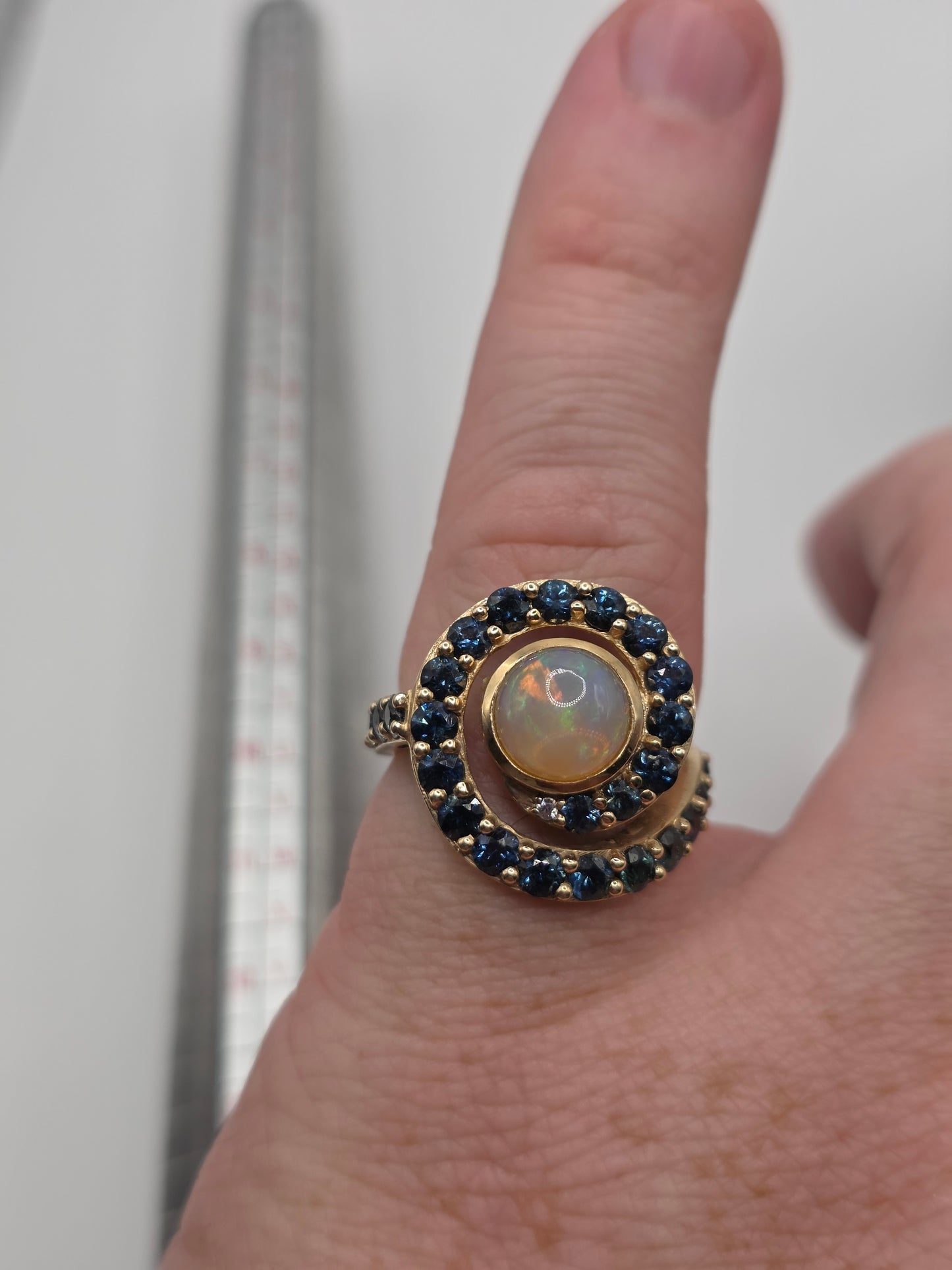9ct gold opal and sapphire ring