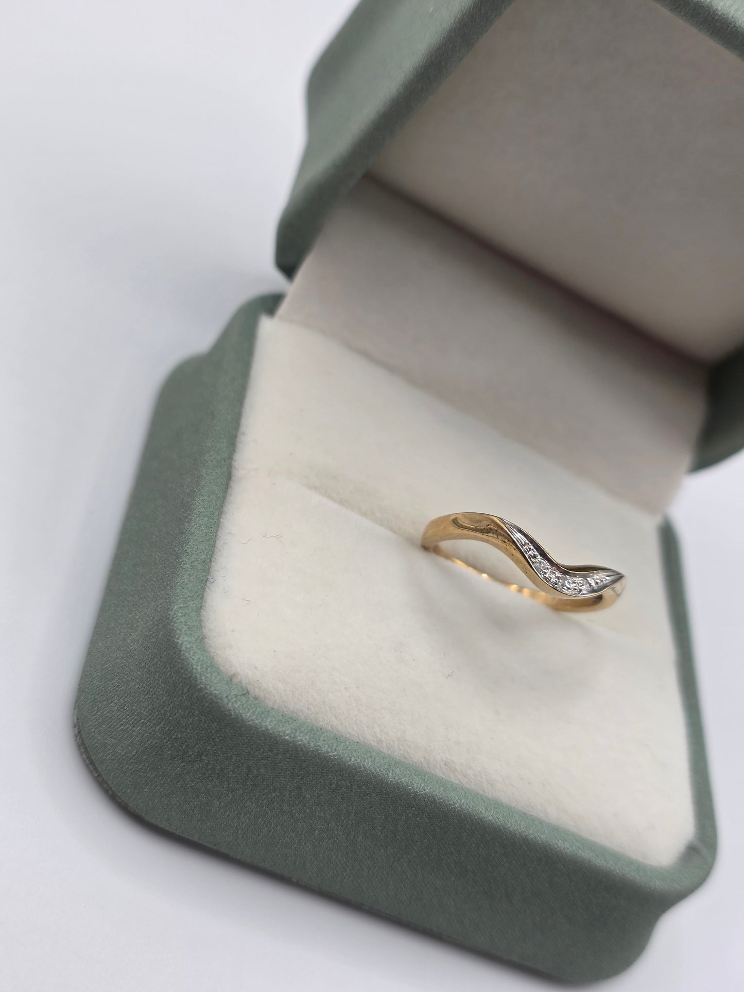 9ct gold diamond wishbone ring