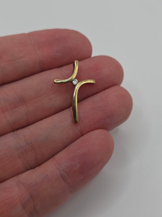 9ct gold cz cross pendant