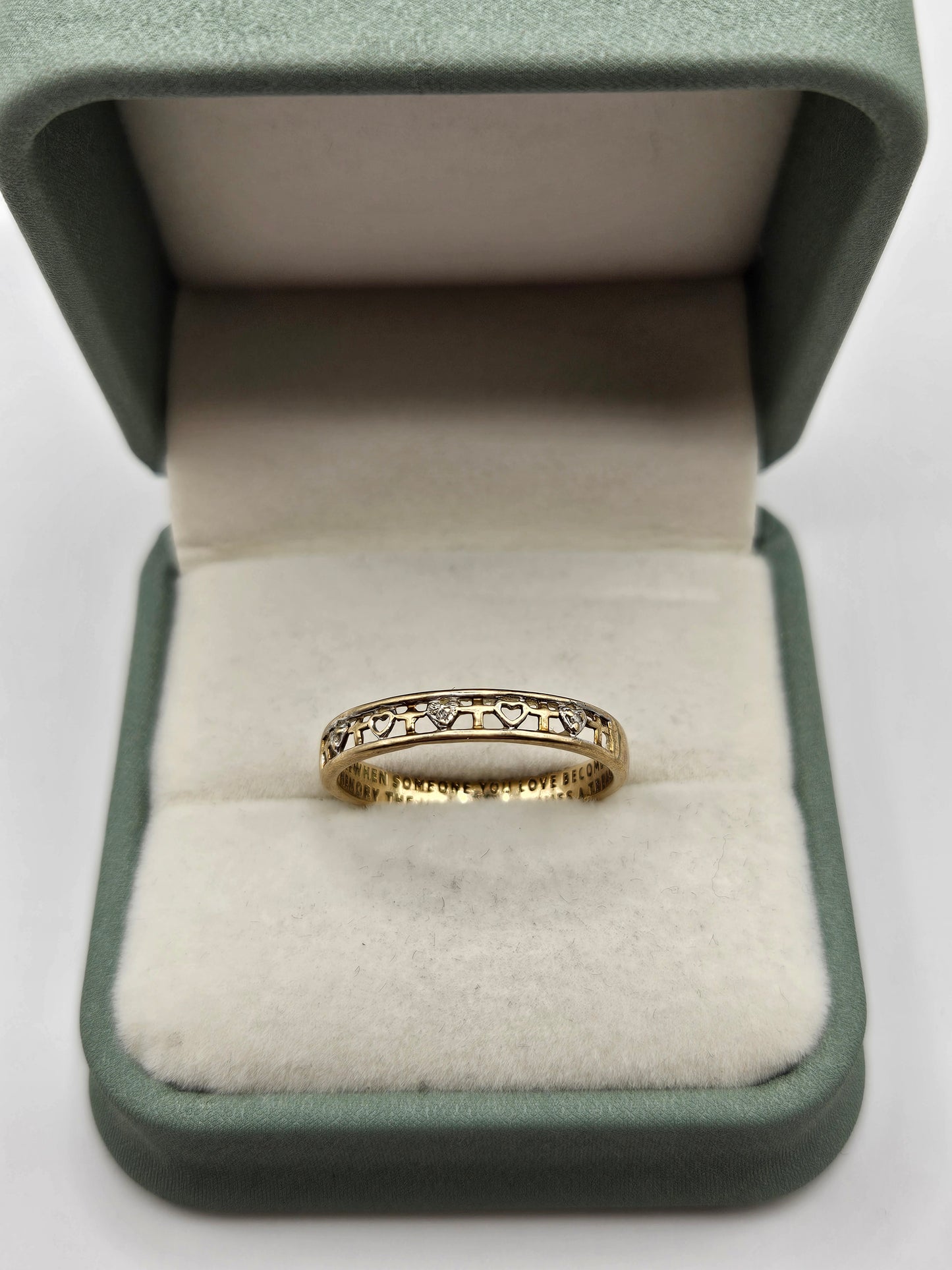 9ct gold enscribed ring