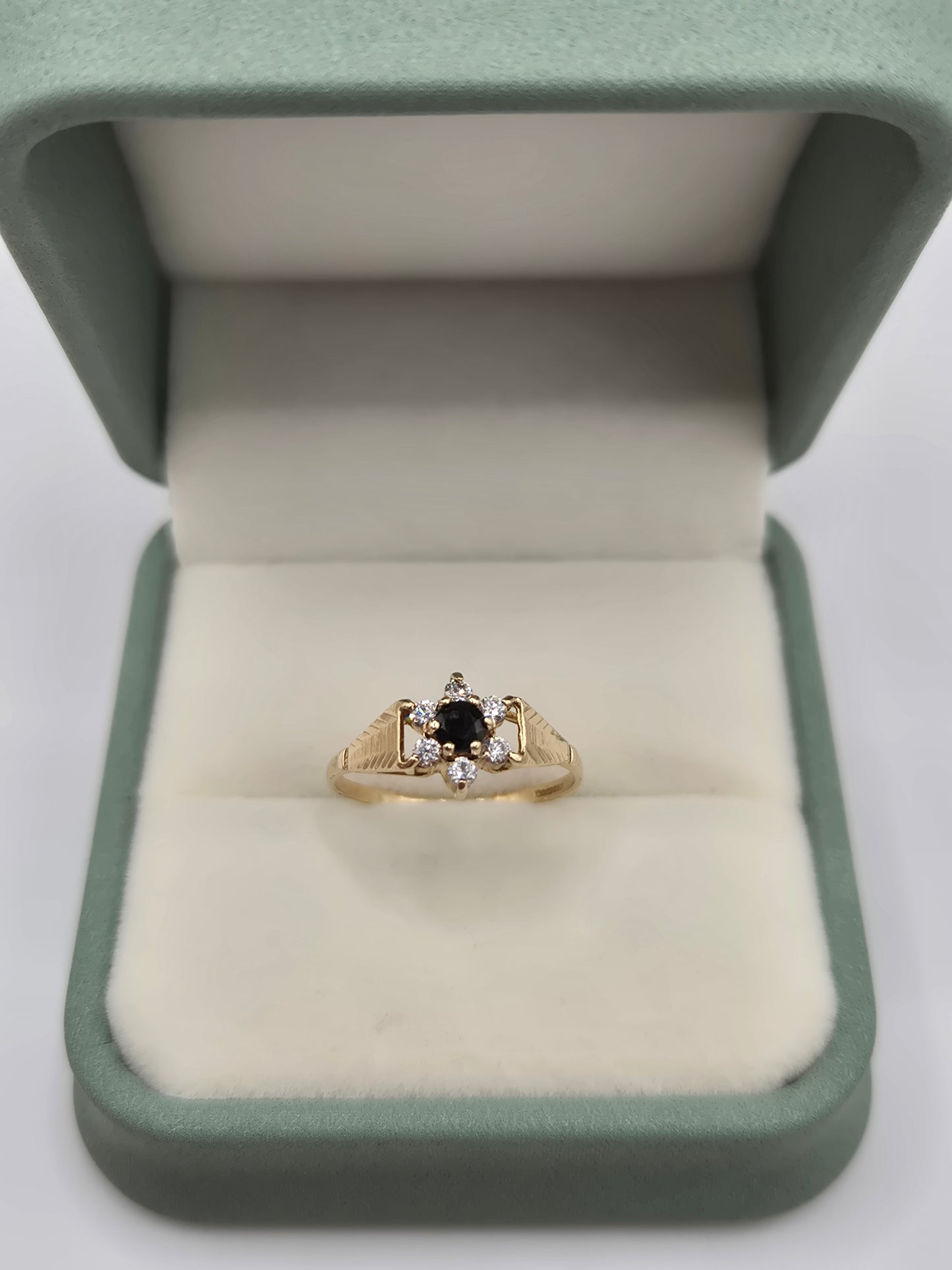 9ct gold sapphire and cz ring
