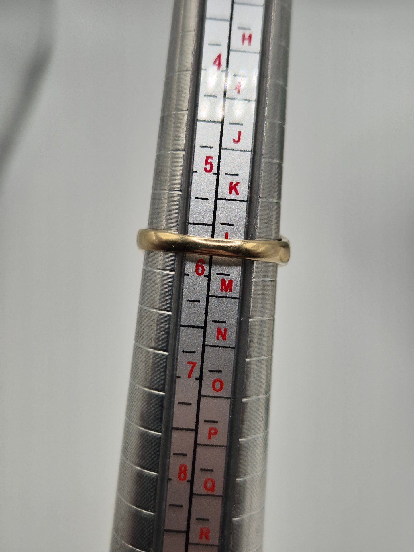 9ct gold diamond ring