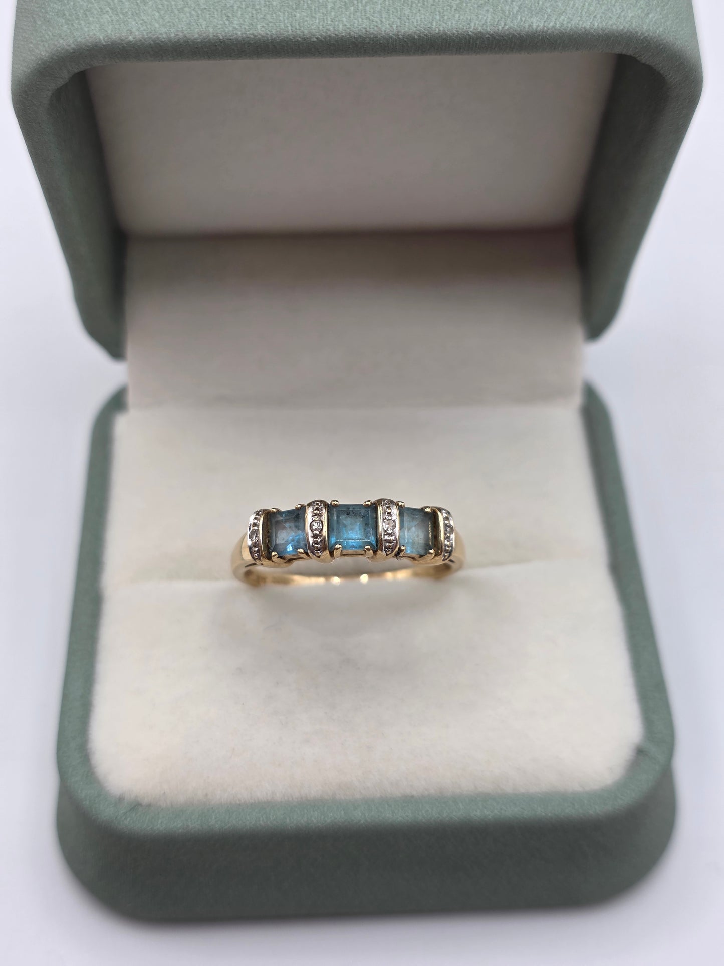 9ct gold topaz and diamond ring