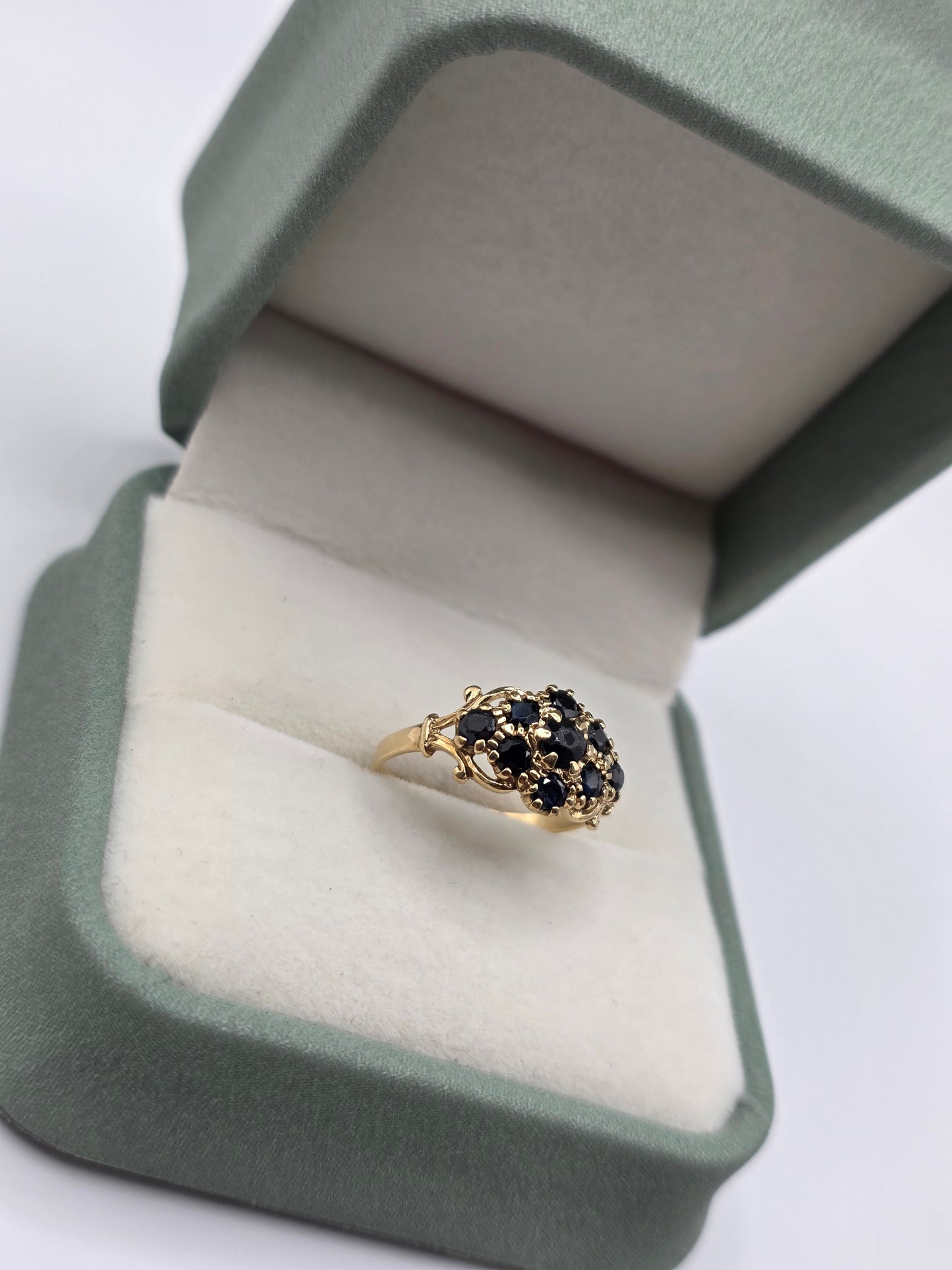 9ct gold sapphire ring
