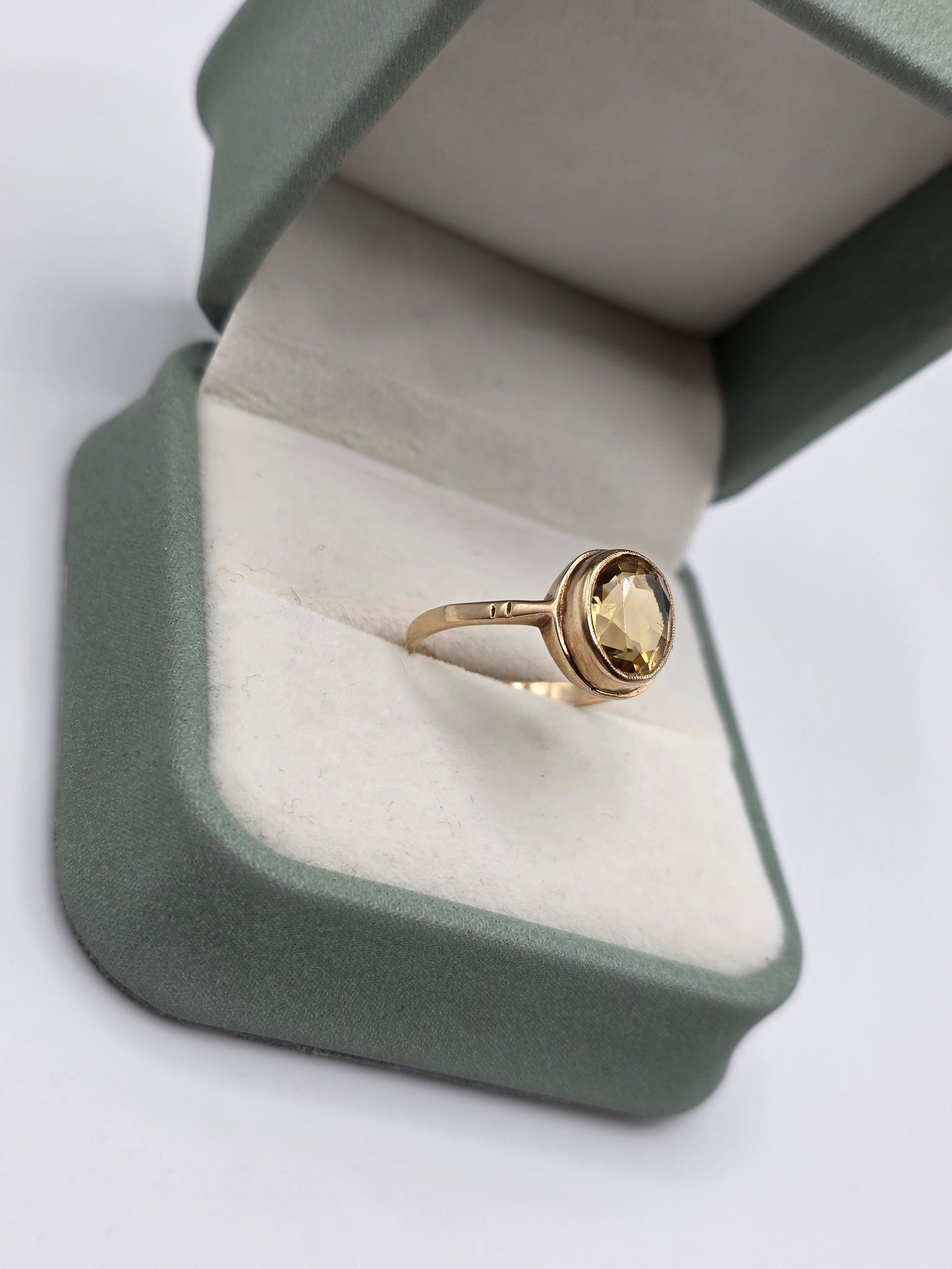 9ct gold citrine ring