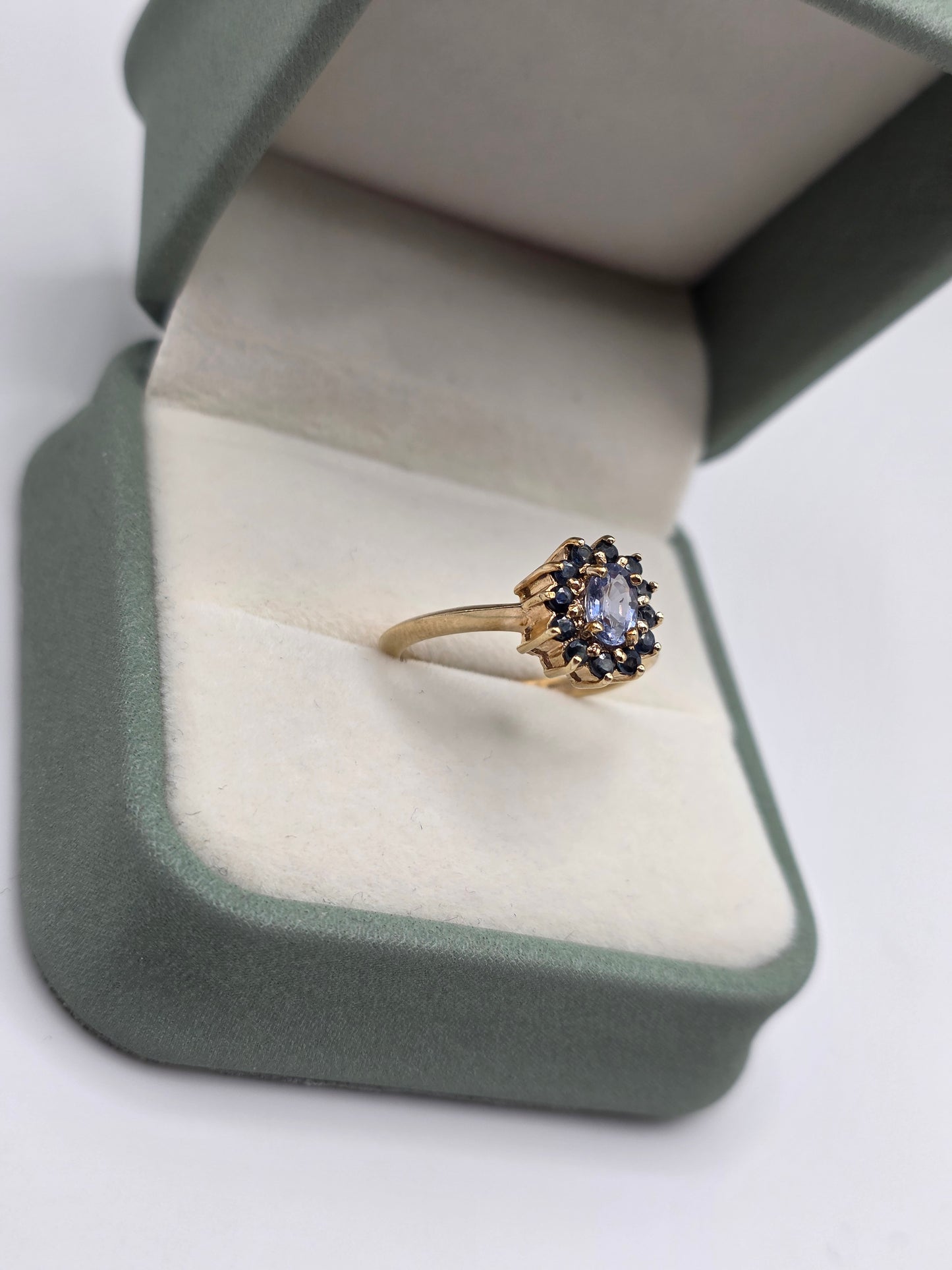 9ct gold tanzanite and sapphire ring