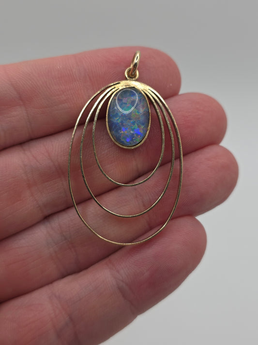 Heavy 9ct gold opal triplet pendant