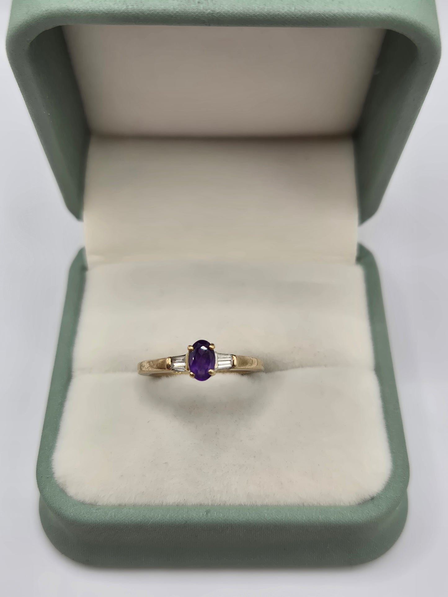 9ct gold amethyst and zircon ring