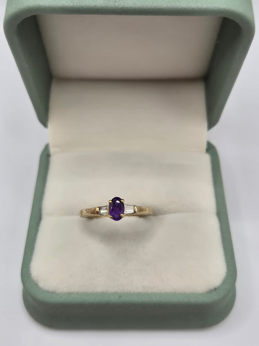 9ct gold amethyst and zircon ring