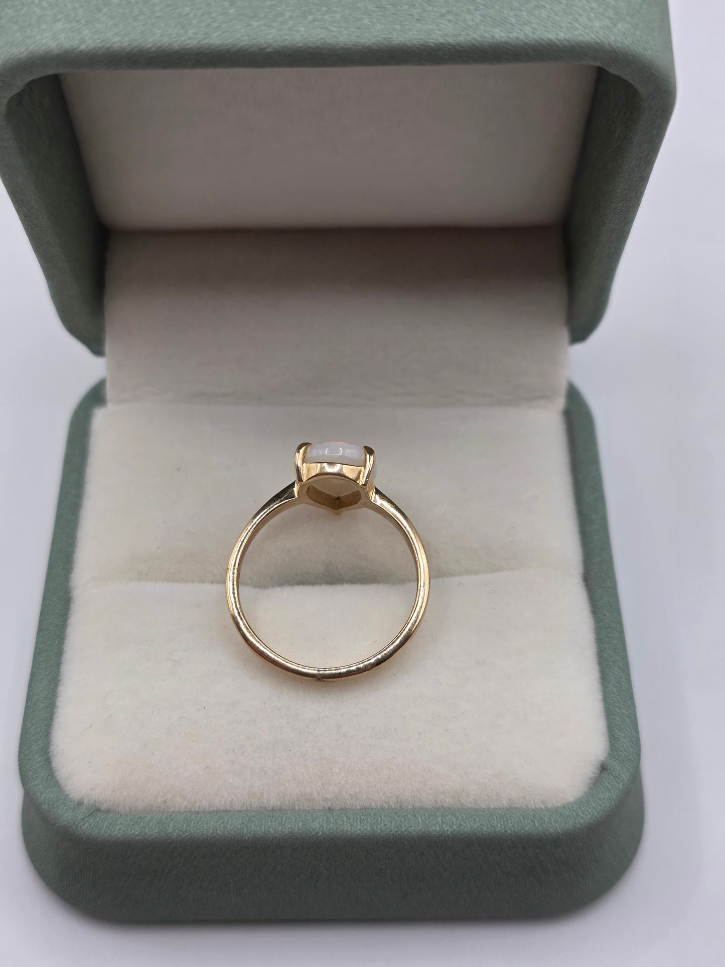 9ct gold opal ring