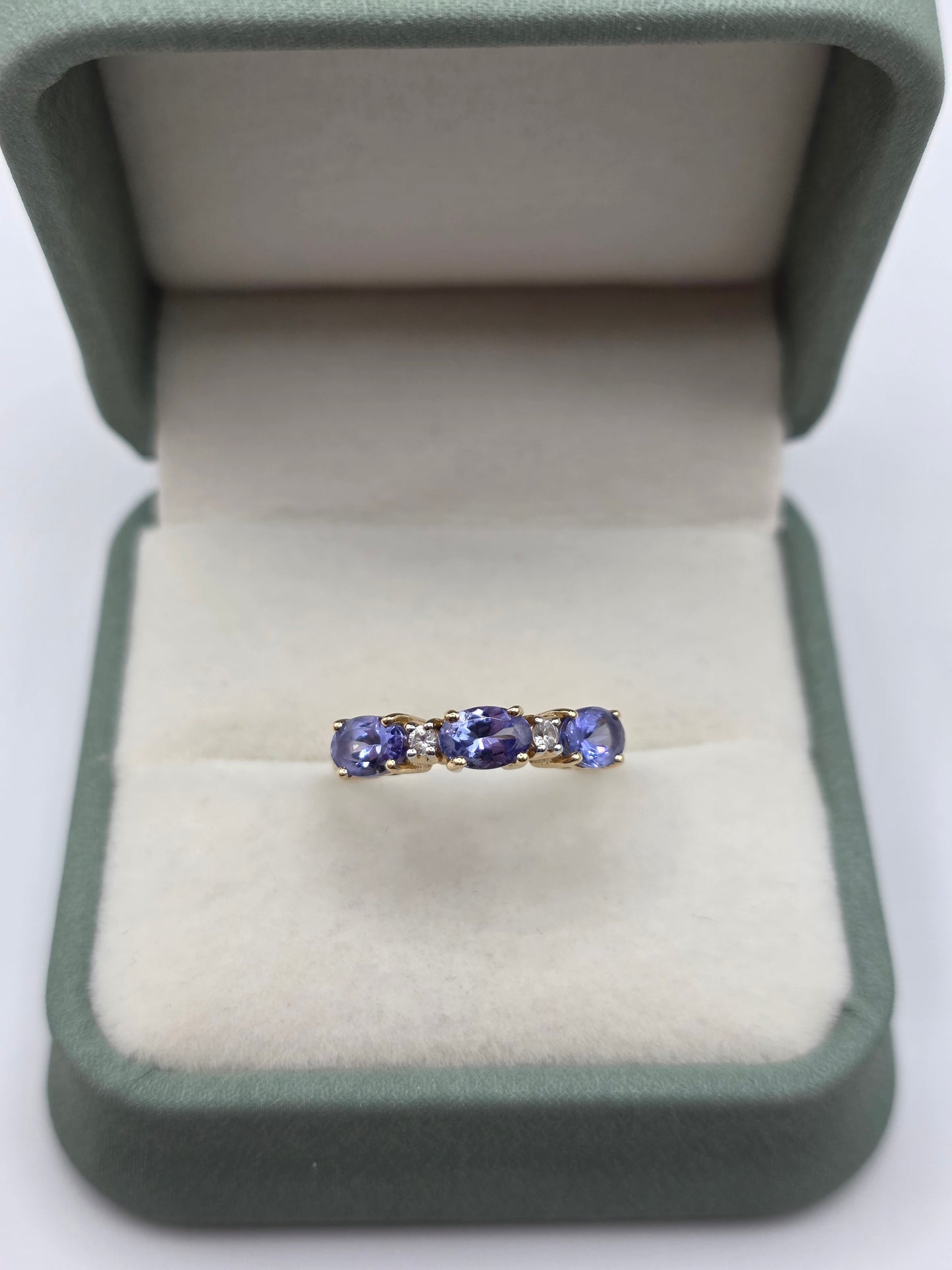 9ct gold tanzanite and topaz ring