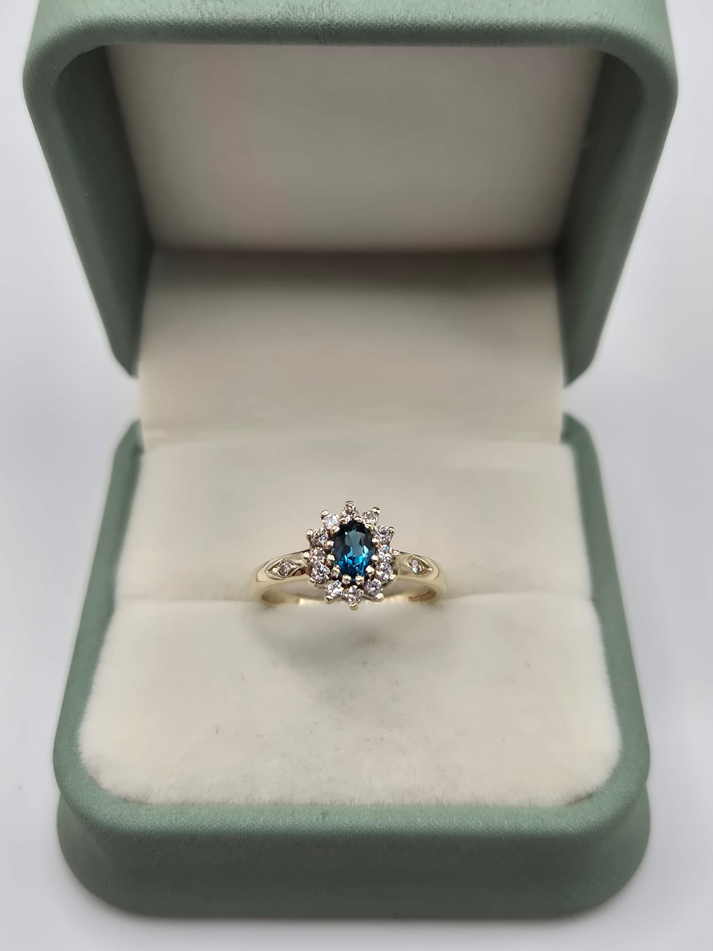 9ct gold topaz and cz ring