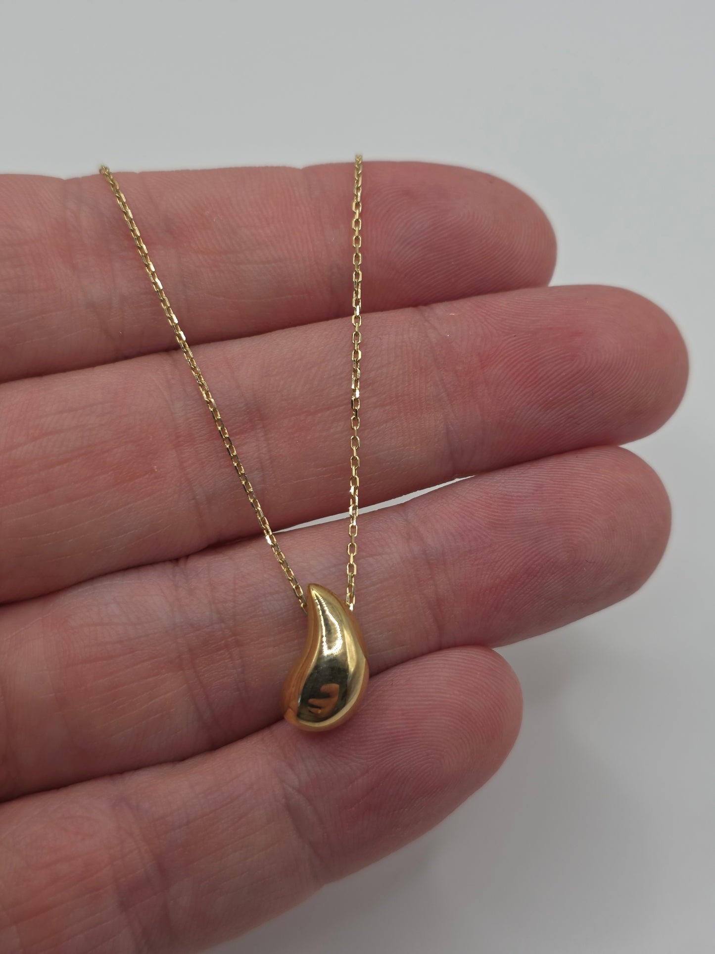 9ct gold droplet necklace