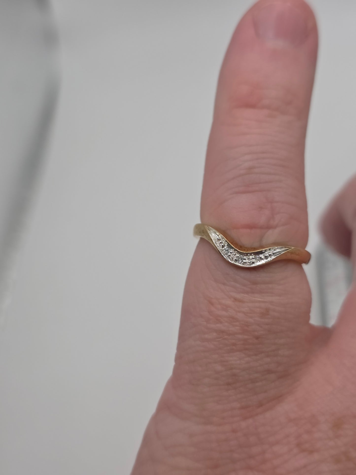 9ct gold diamond wishbone ring