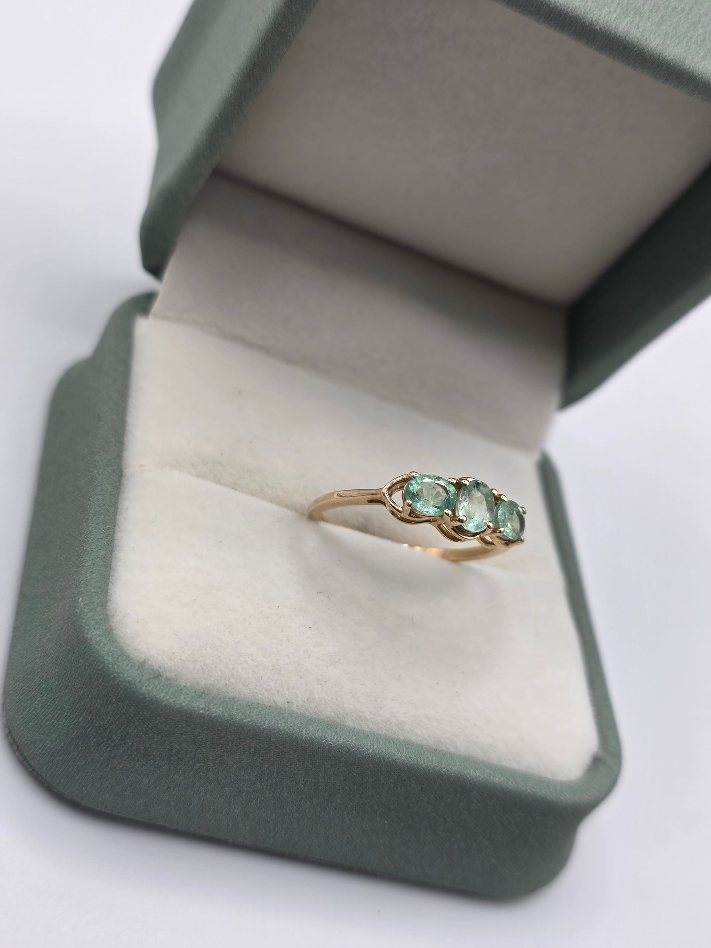 9ct gold emerald ring