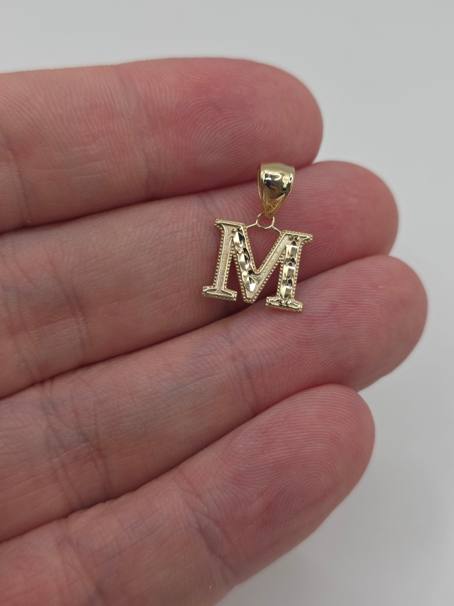 9ct gold initial M pendant