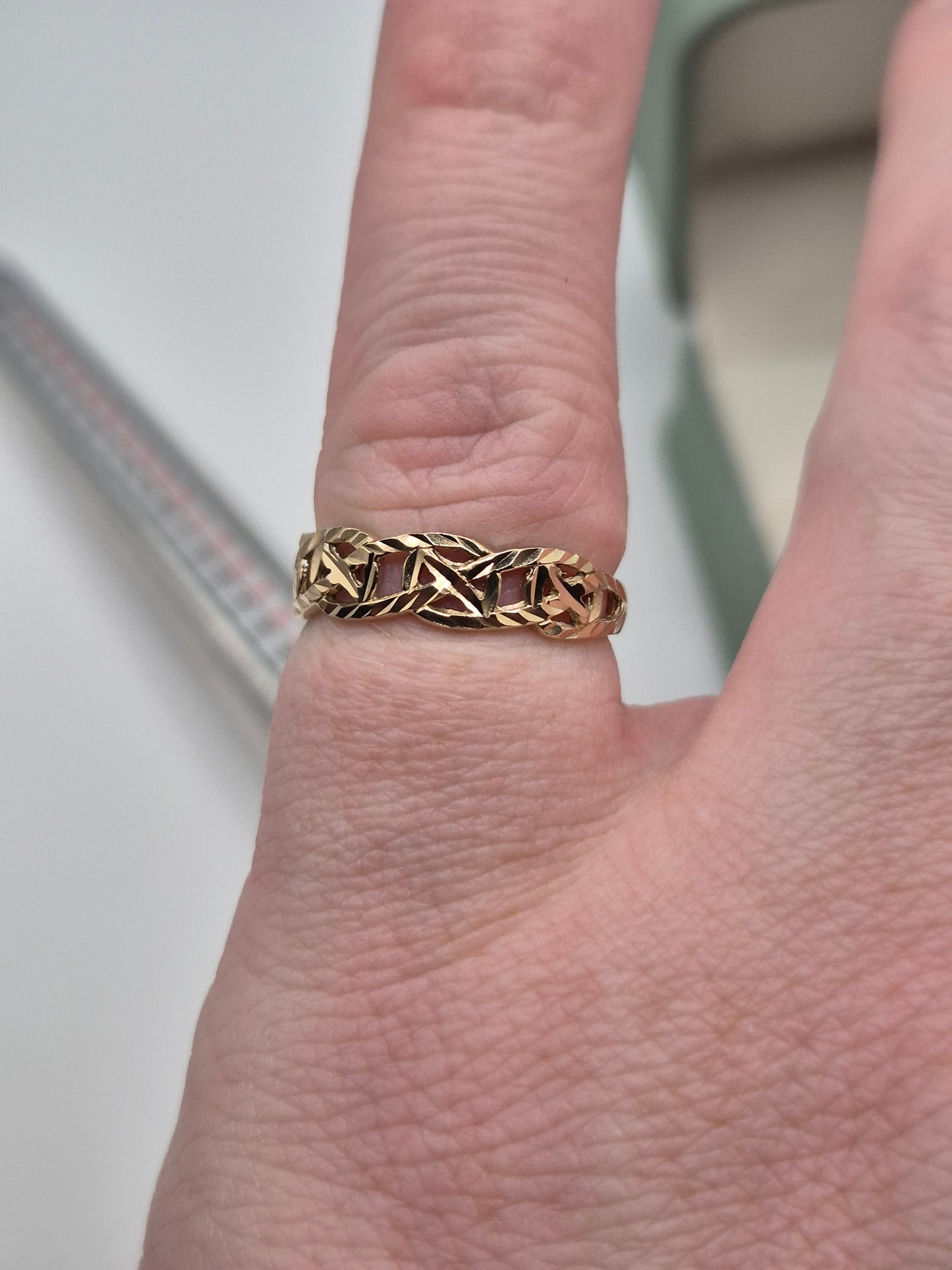 9ct gold ring