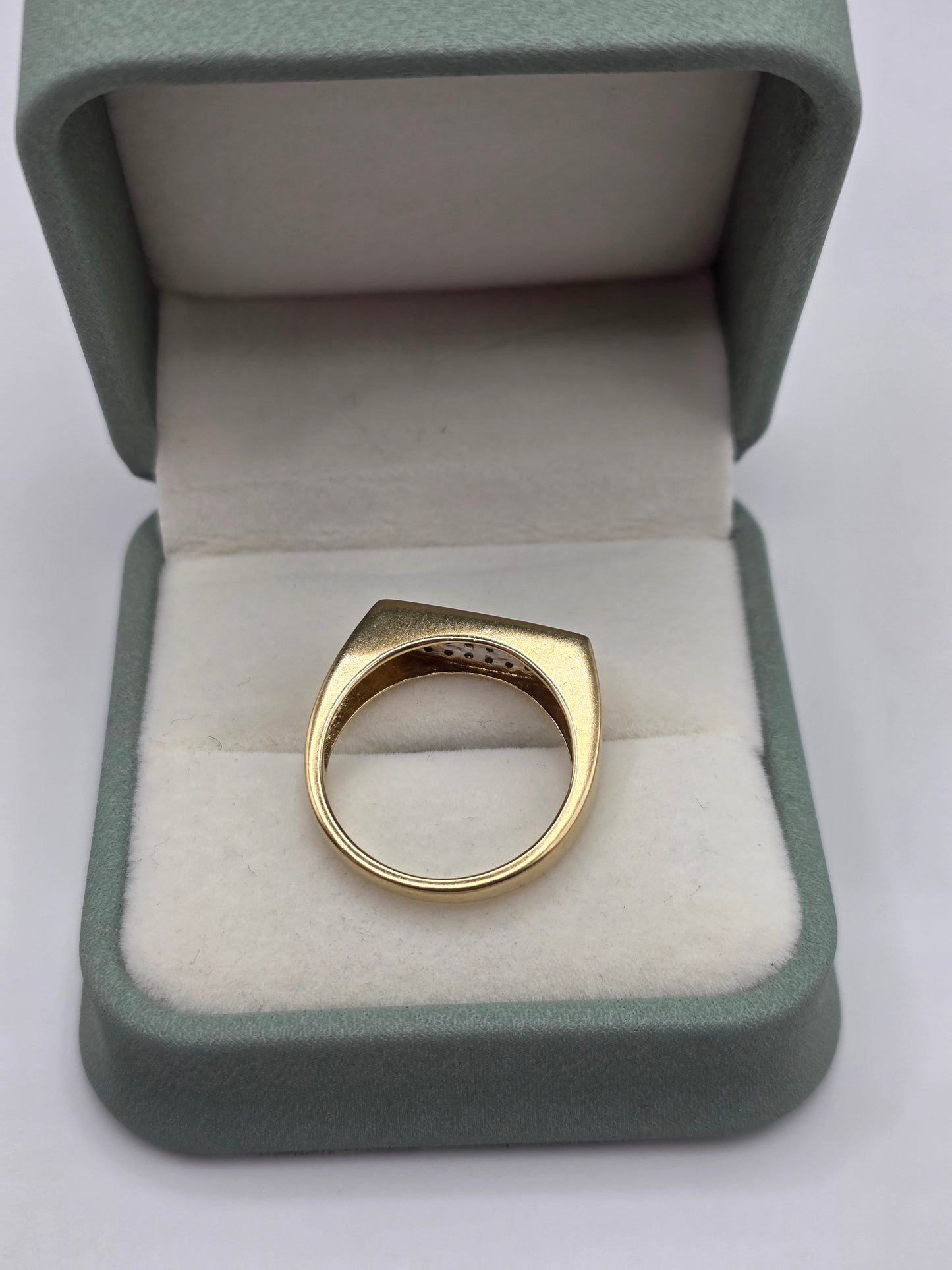 9ct gold diamond ring