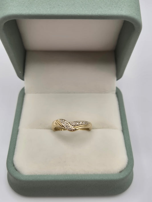 9ct gold diamond wishbone ring
