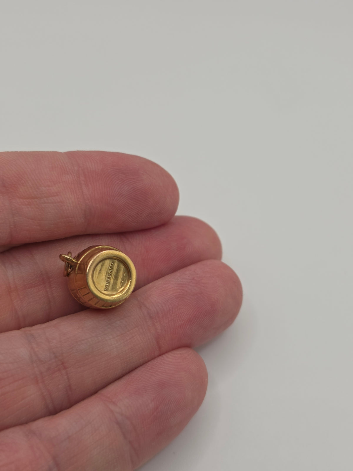 9ct gold beer barrel charm
