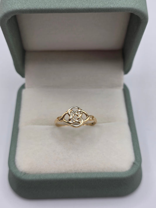 9ct gold celtic ring
