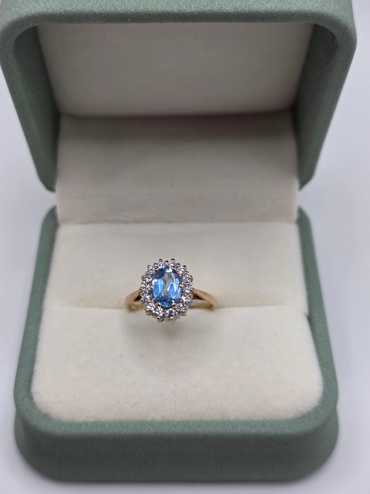 9ct gold topaz and cz ring