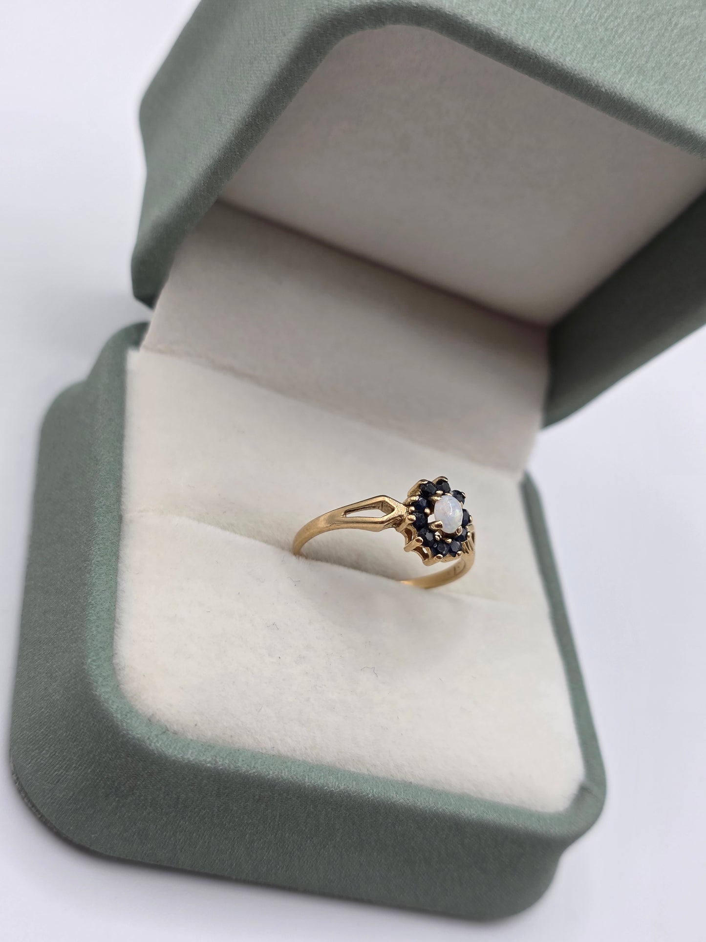 9ct gold opal and sapphire ring