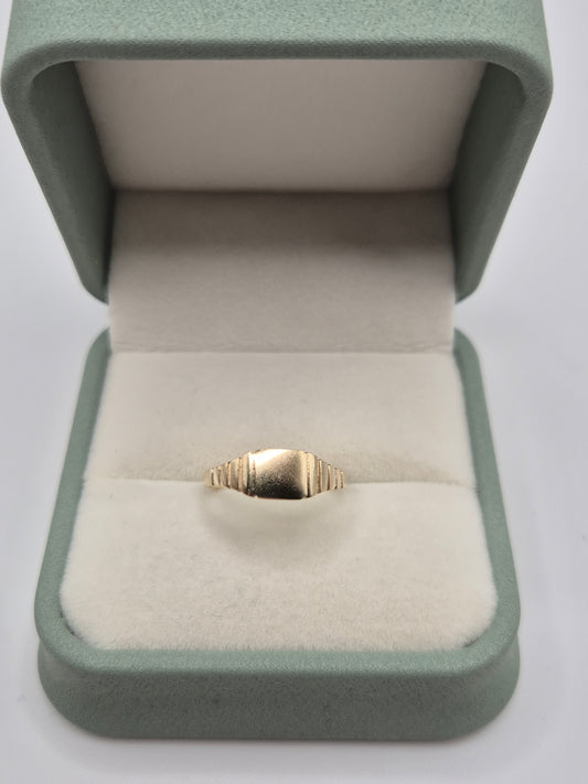 9ct gold signet ring