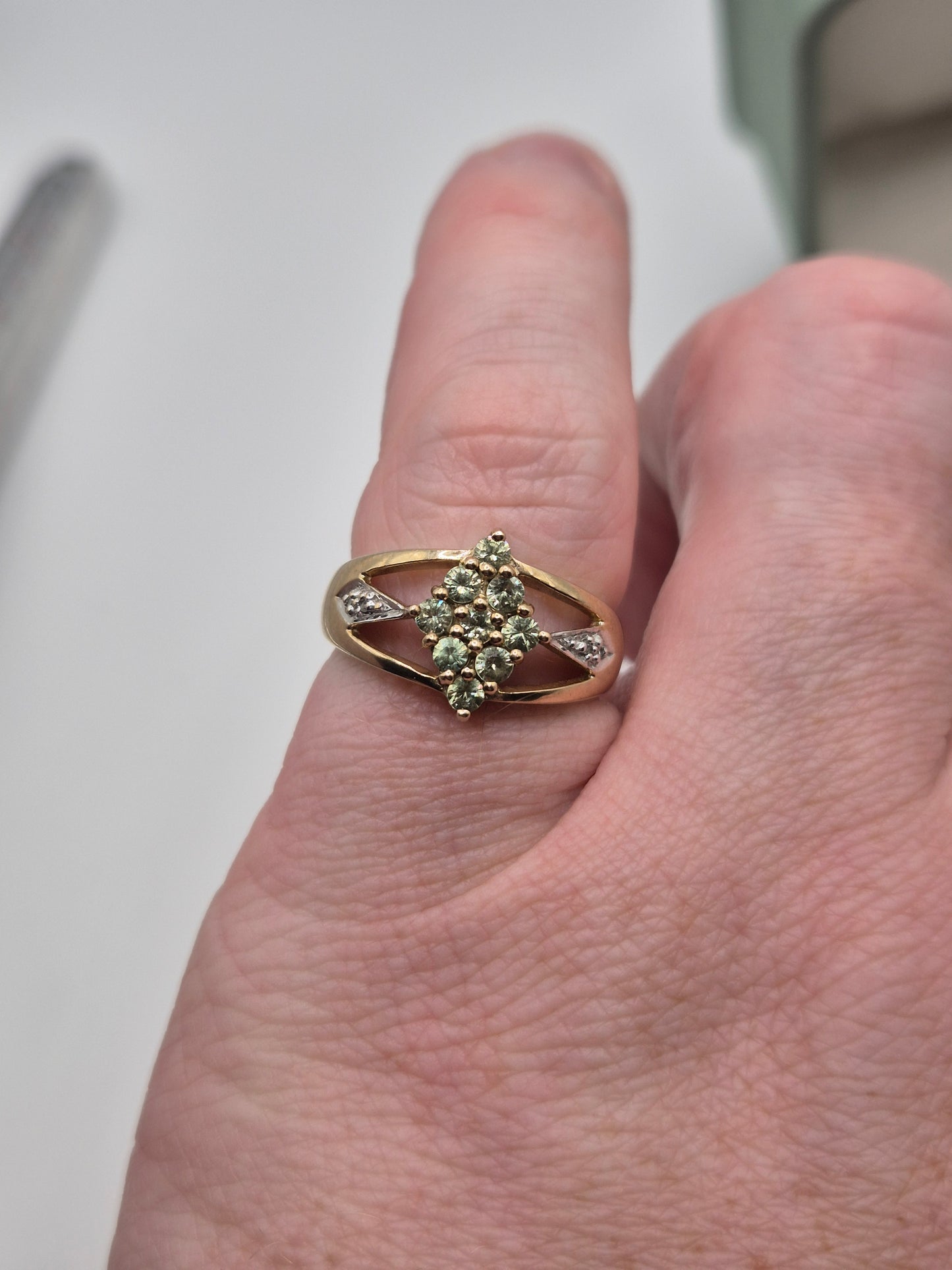 9ct gold peridot and diamond ring
