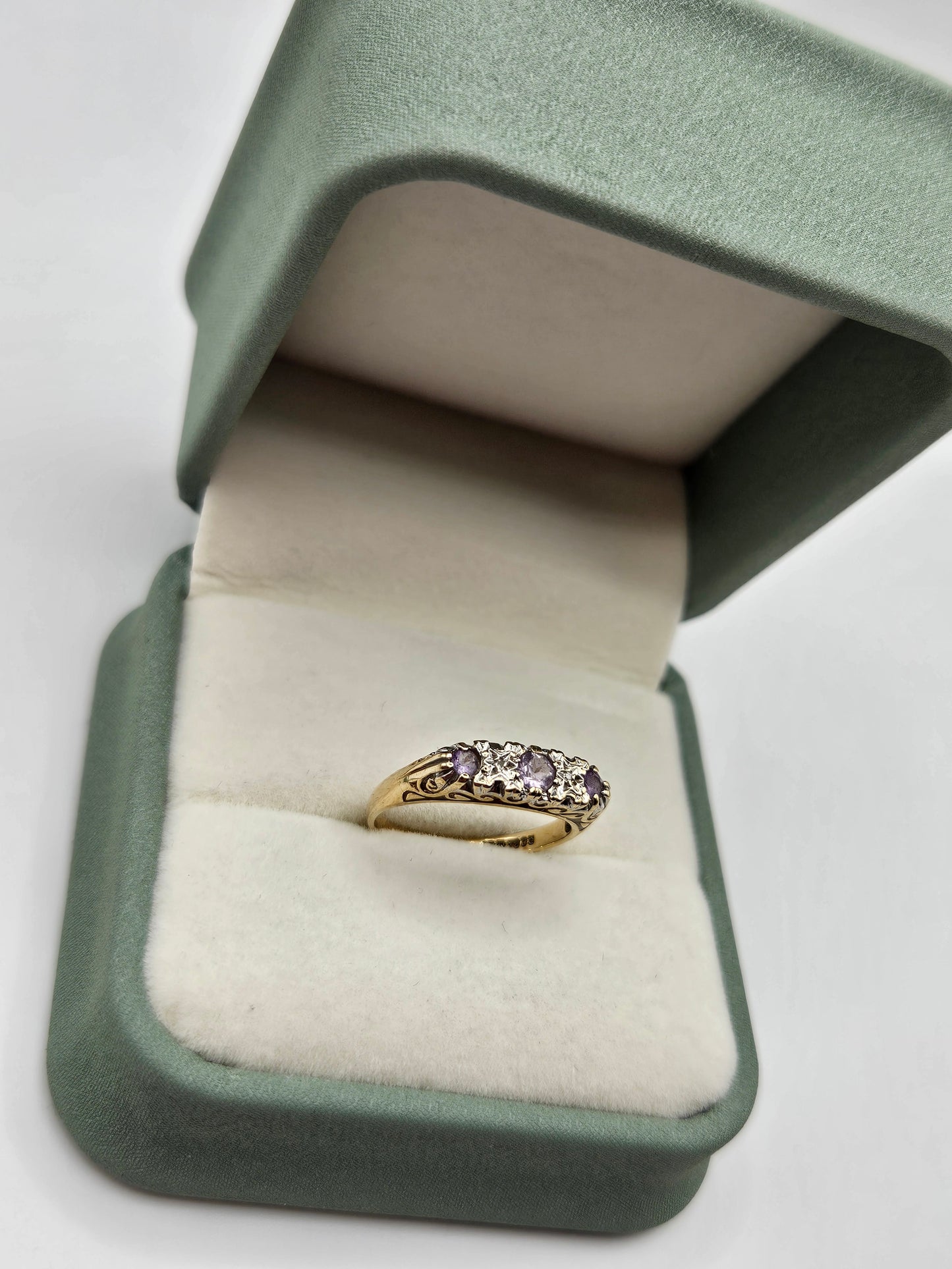 9ct gold amethyst and diamond ring