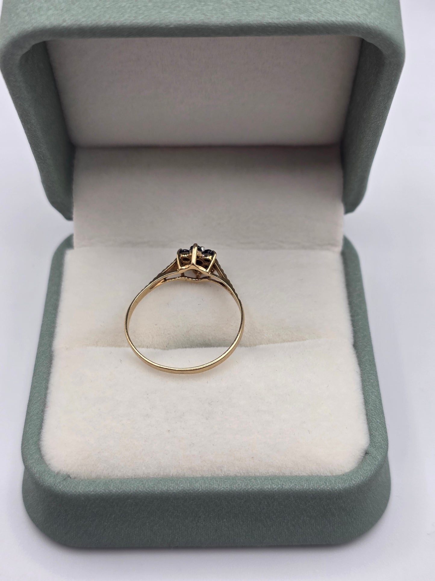 9ct gold sapphire and diamond ring