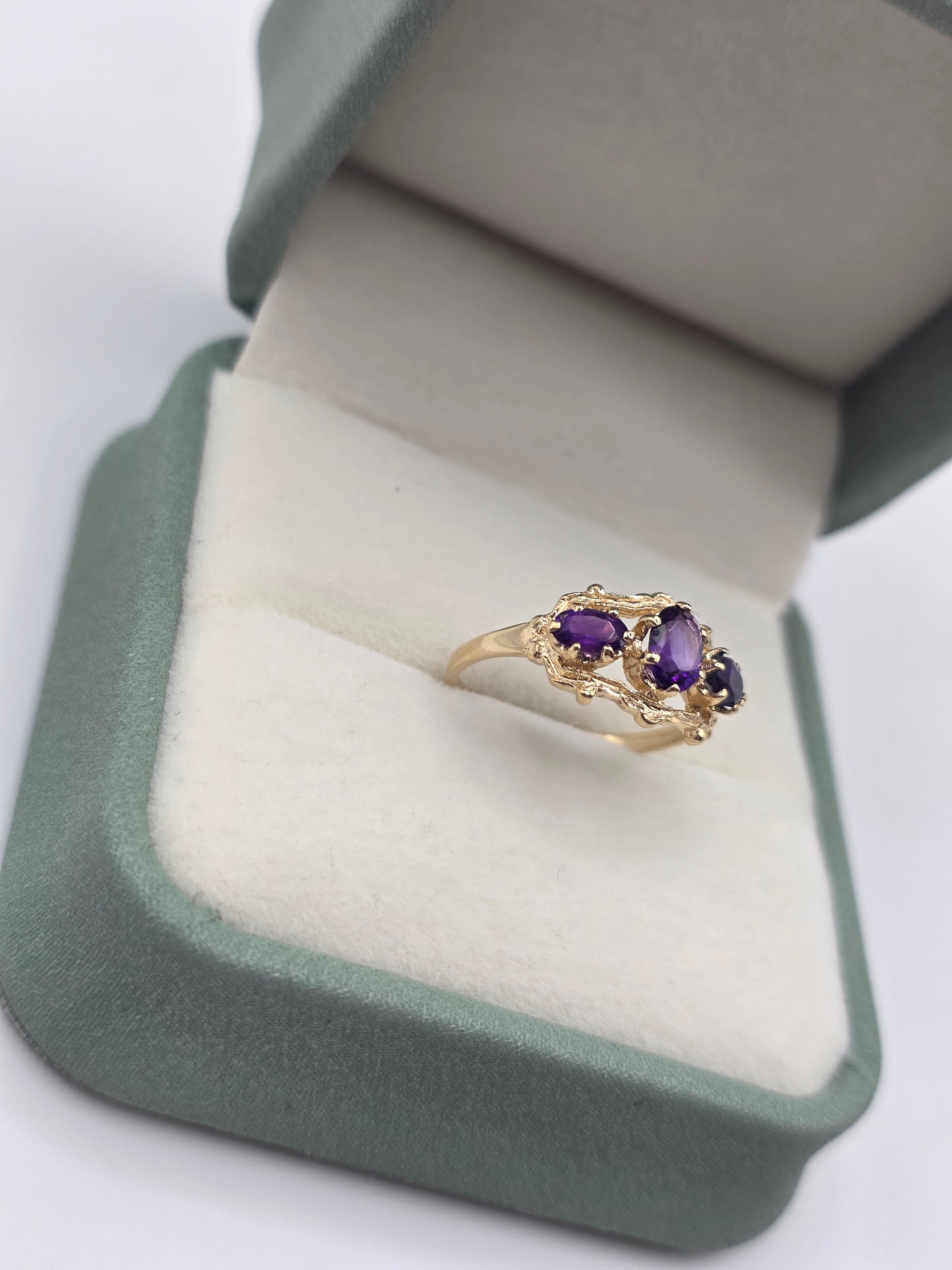 9ct gold amethyst ring