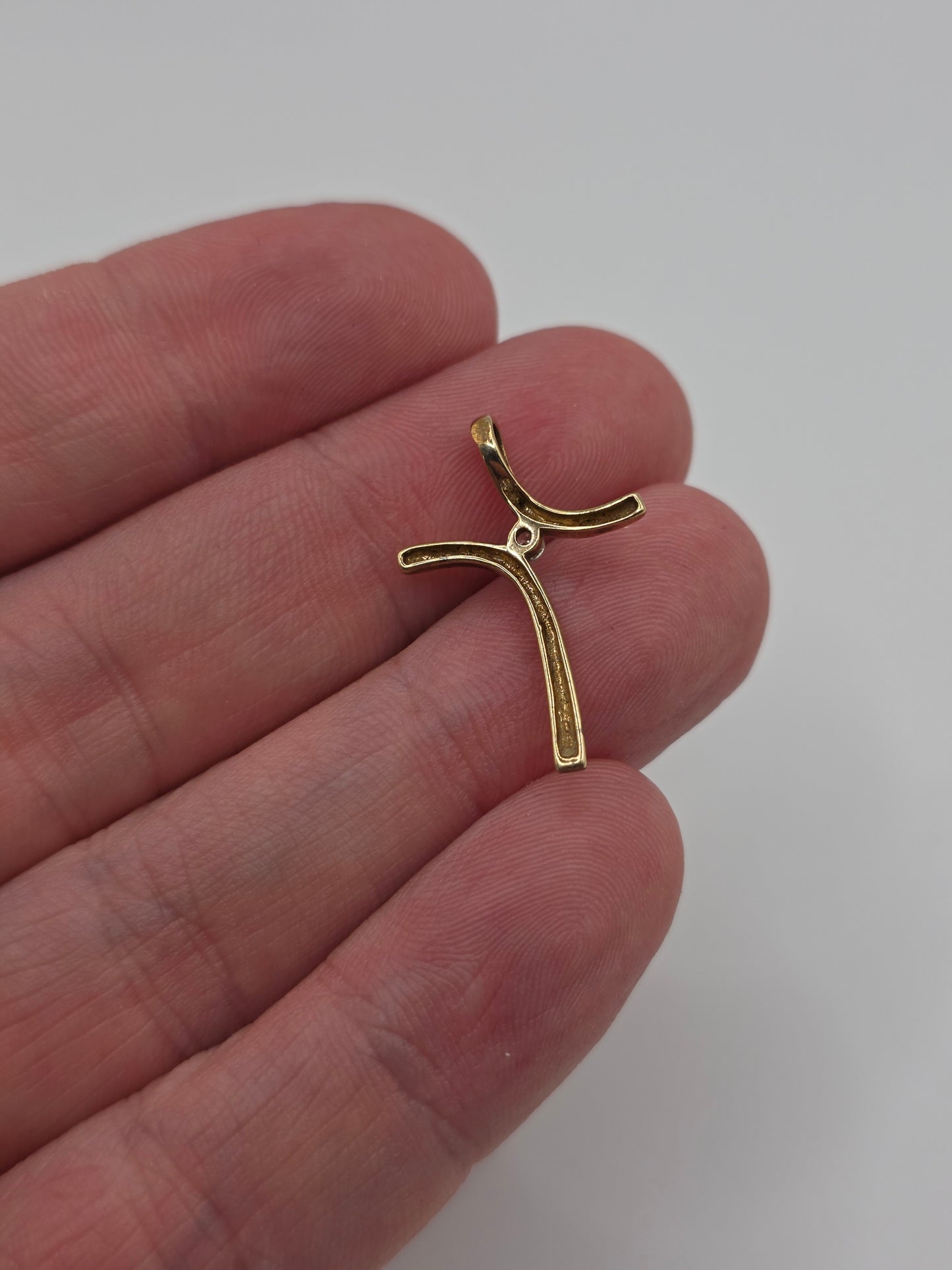 9ct gold cz cross pendant