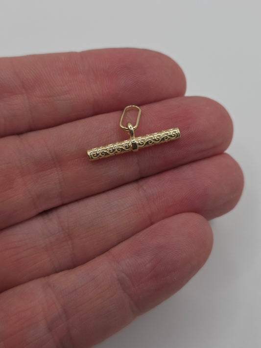 9ct gold engraved 22mm T-bar pendant