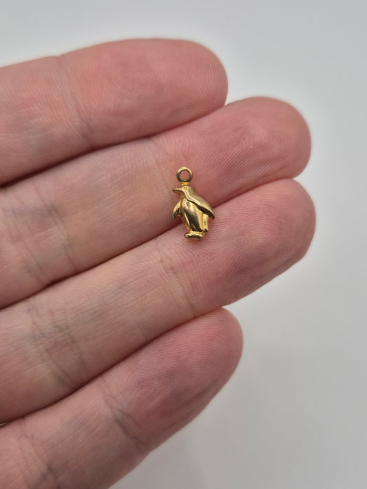 9ct gold penguin charm